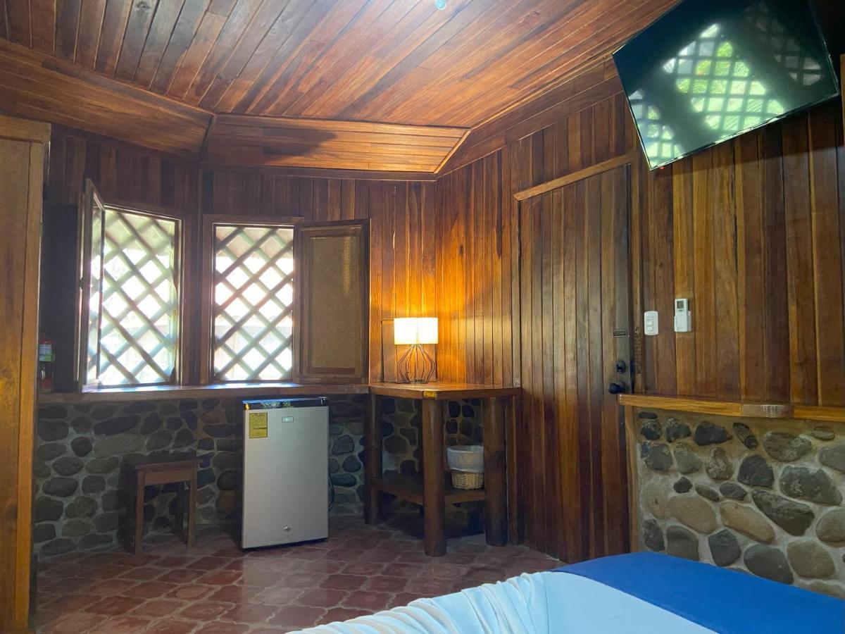 Bungalows Malu Cahuita Exterior photo